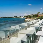 Hotel White Bay 4*