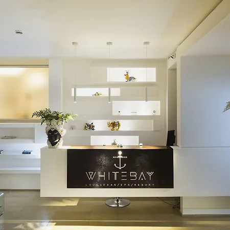 מלון White Bay 4*