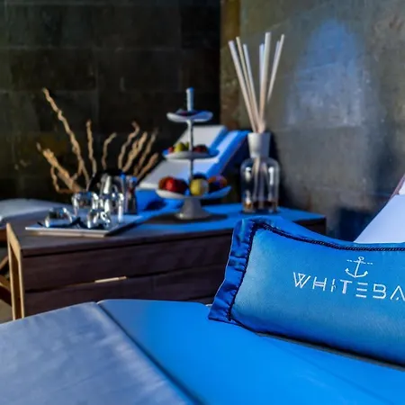 White Bay فونتاني بيانكي