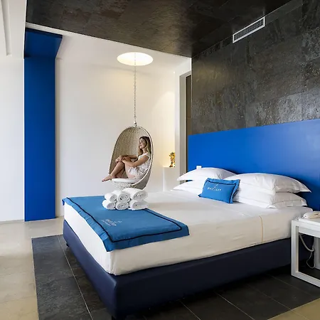 Hotell White Bay 4*