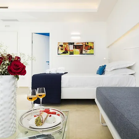 White Bay 4*