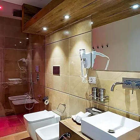 Hotel White Bay 4*