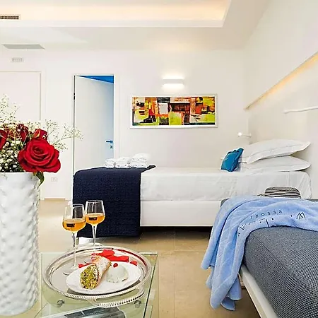 Hotel White Bay 4*