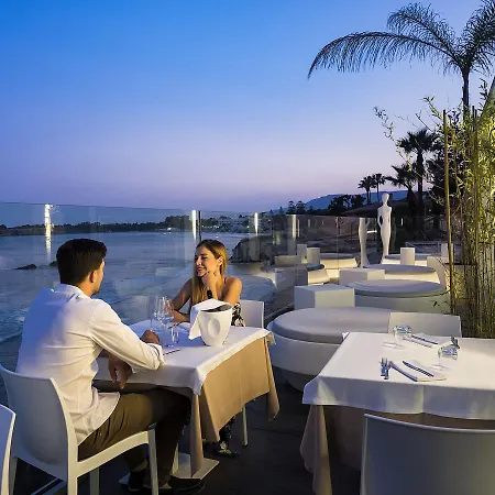 White Bay Hotell 4*