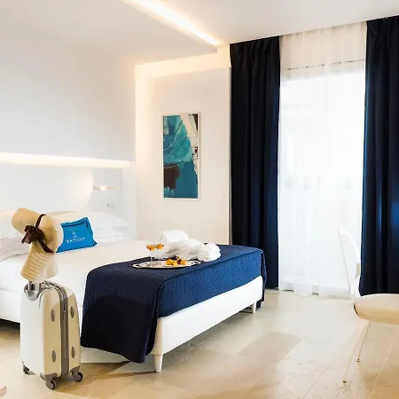 فندق White Bay 4*